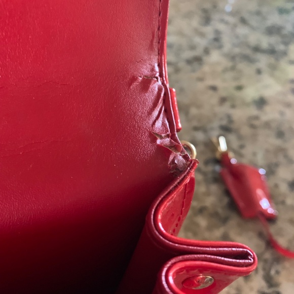 LOUIS VUITTON SPRING STREET RED VERNIS BAG - Picture 13 of 15